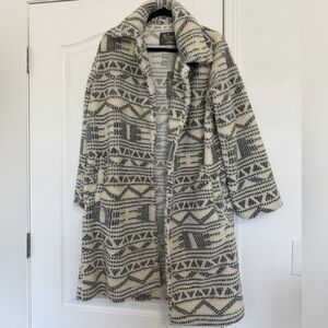 Natural Reflections Cream Sherpa Vintage-Inspired with Tribal-Inspired Print L